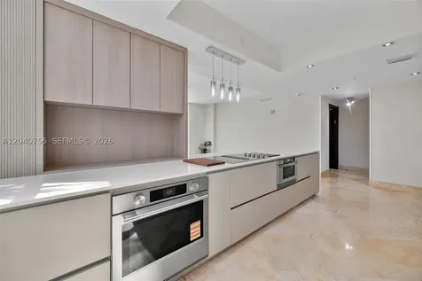 3330 NE 190th Street Aventura FL 33180