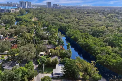 18500 NE 23rd Court Miami FL 33180