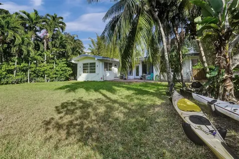 18500 NE 23rd Court Miami FL 33180