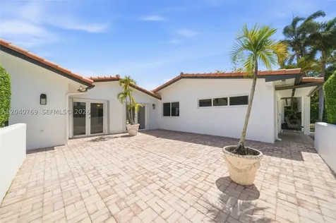 8240 SW 150 Drive Palmetto Bay FL 33158