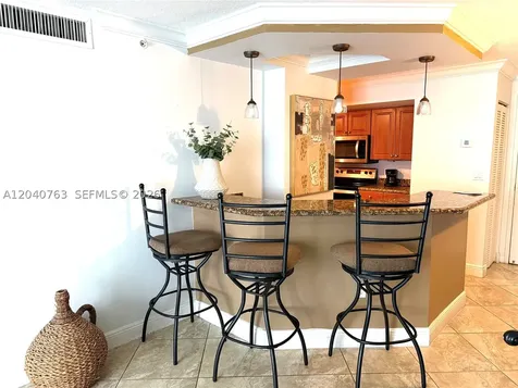 6917 Collins Avenue Miami Beach FL 33141
