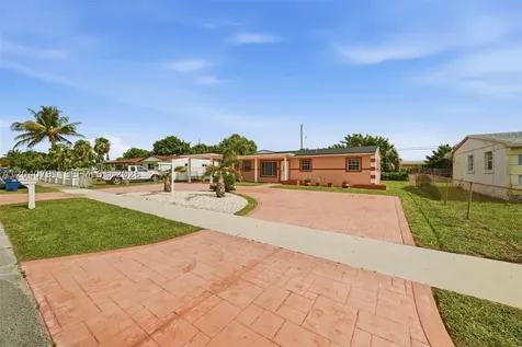 4481 NW 176th Terrace Miami Gardens FL 33055