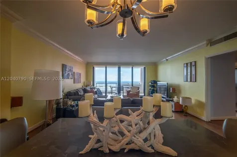 1581 Brickell Avenue Miami FL 33129