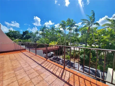 77 Crandon Boulevard Key Biscayne FL 33149