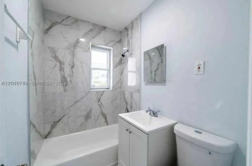 425 NW 14th Way Fort Lauderdale FL 33311