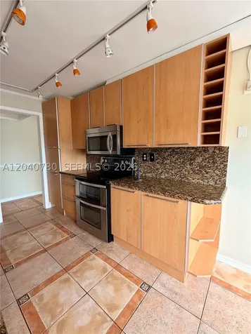 18051 Biscayne Boulevard Aventura FL 33160
