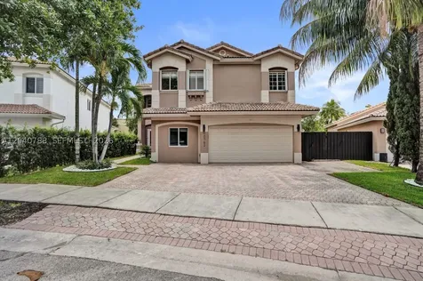 10762 NW 71st Street Doral FL 33178
