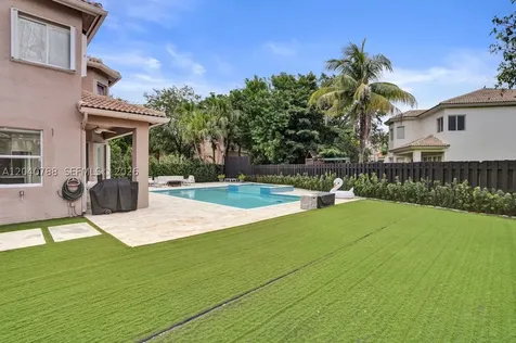 10762 NW 71st Street Doral FL 33178