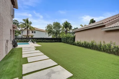 10762 NW 71st Street Doral FL 33178