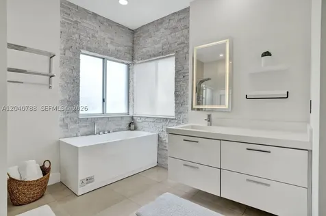 10762 NW 71st Street Doral FL 33178