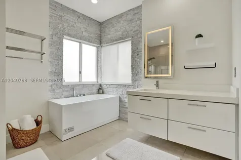 10762 NW 71st Street Doral FL 33178