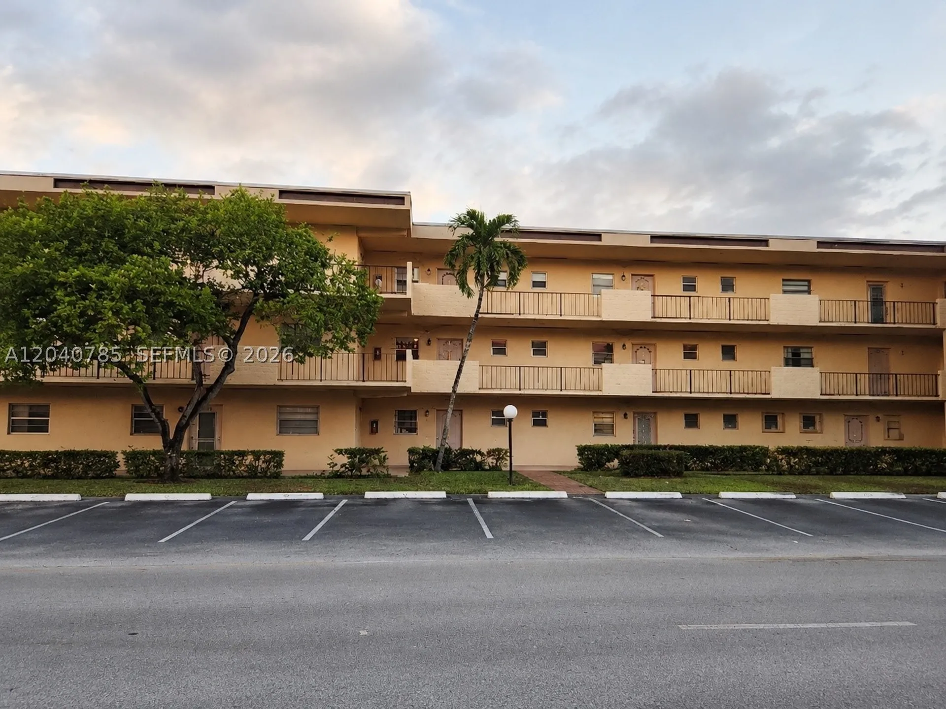 301 Cambridge Road Hollywood FL 33024