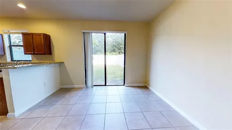 9073 W 33rd Avenue Hialeah FL 33018