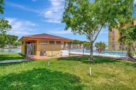 4717 NW 7th Street Miami FL 33126