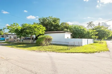 7190 NW 21st Avenue Miami FL 33147