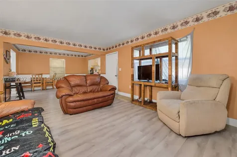 7190 NW 21st Avenue Miami FL 33147