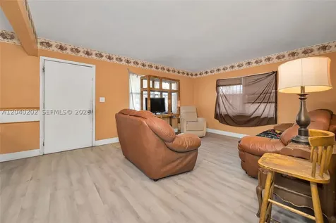 7190 NW 21st Avenue Miami FL 33147