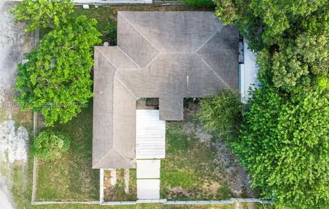 7190 NW 21st Avenue Miami FL 33147