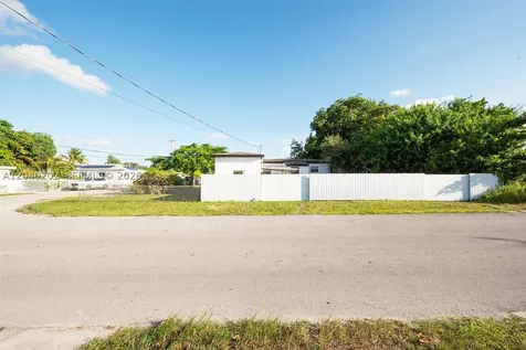 7190 NW 21st Avenue Miami FL 33147
