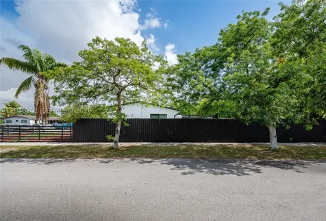20001 NW 14th Avenue Miami Gardens FL 33169
