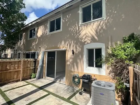 1019 SE 24th Terrace Homestead FL 33035