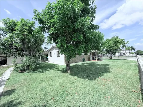3397 W 14th Court Hialeah FL 33012