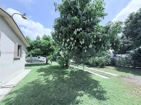3397 W 14th Court Hialeah FL 33012