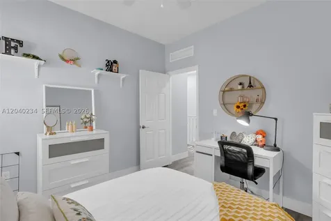 3416 W 109th Place Hialeah FL 33018