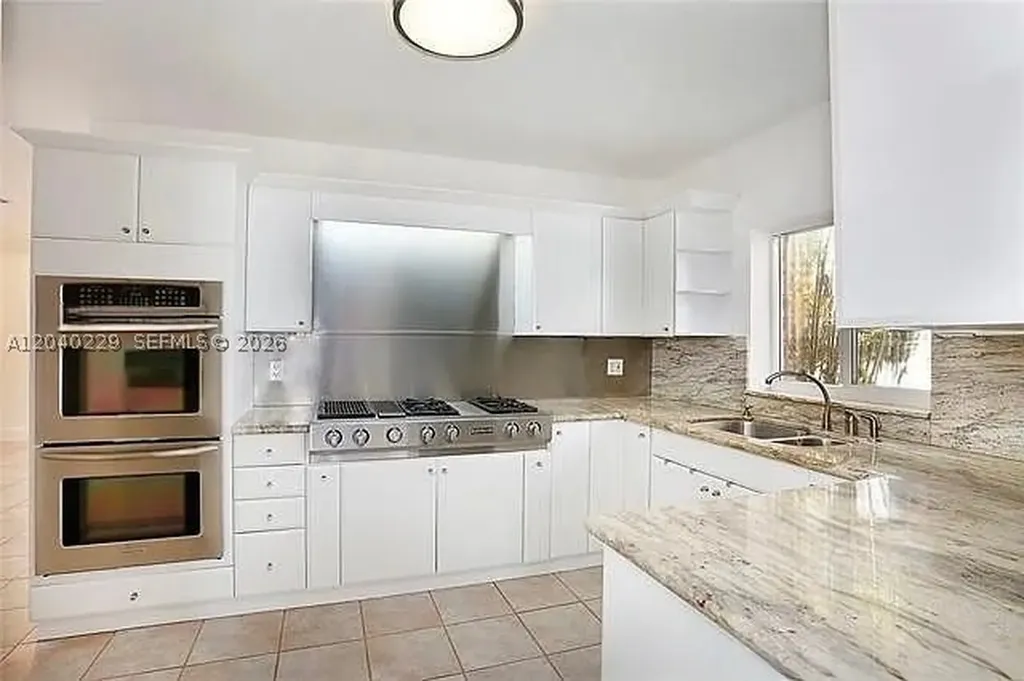 7415 SW 56 Avenue Miami FL 33143