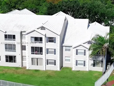 2811 N Oakland Forest Drive Oakland Park FL 33309