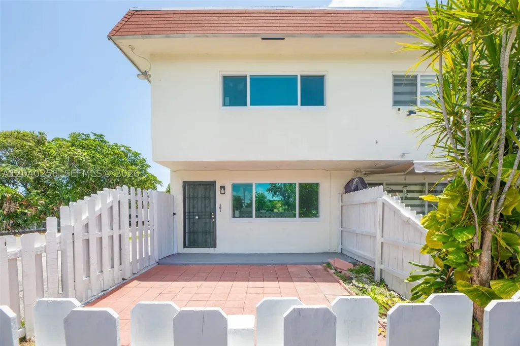 1450 NE 151st Street Miami FL 33162