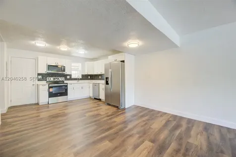 1450 NE 151st Street Miami FL 33162
