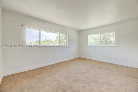 1450 NE 151st Street Miami FL 33162