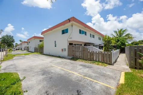 1450 NE 151st Street Miami FL 33162