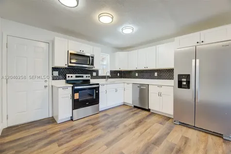 1450 NE 151st Street Miami FL 33162