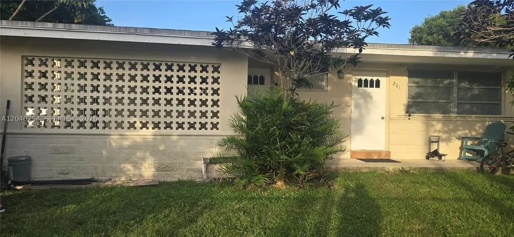 201 SW 30th Court Miami FL 33135