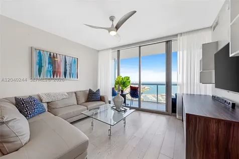 888 Biscayne Boulevard Miami FL 33132