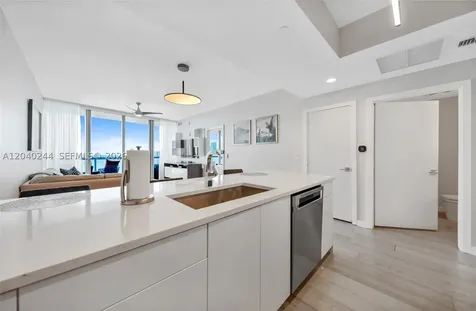 888 Biscayne Boulevard Miami FL 33132
