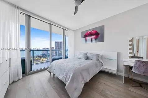 888 Biscayne Boulevard Miami FL 33132