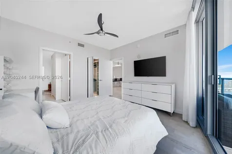 888 Biscayne Boulevard Miami FL 33132