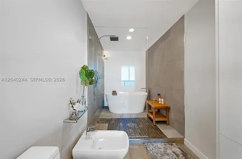 888 Biscayne Boulevard Miami FL 33132