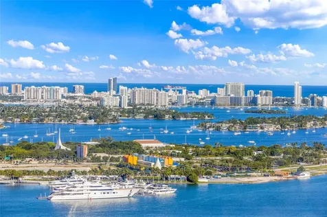 888 Biscayne Boulevard Miami FL 33132