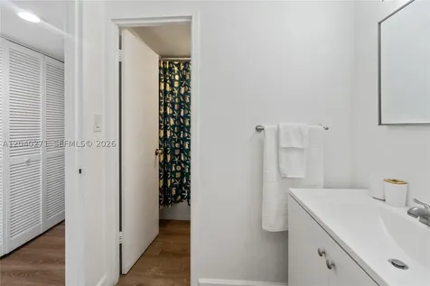 100 Lincoln Road Miami Beach FL 33139