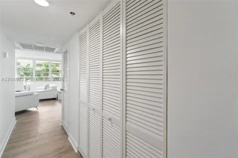 100 Lincoln Road Miami Beach FL 33139
