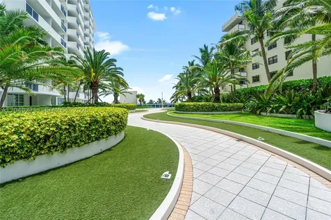 100 Lincoln Road Miami Beach FL 33139