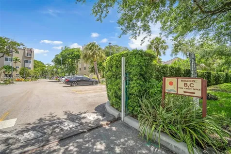 8101 Camino Real Miami FL 33143