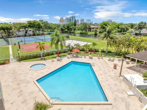 8101 Camino Real Miami FL 33143
