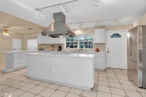 5309 Alton Road Miami Beach FL 33140