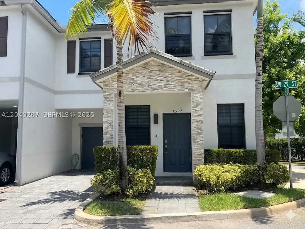 1523 SW 29th Street Fort Lauderdale FL 33315