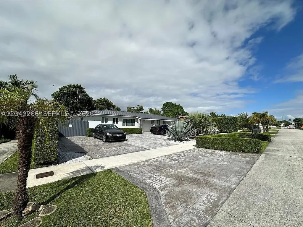 46XX SW 89th Place Miami FL 33165